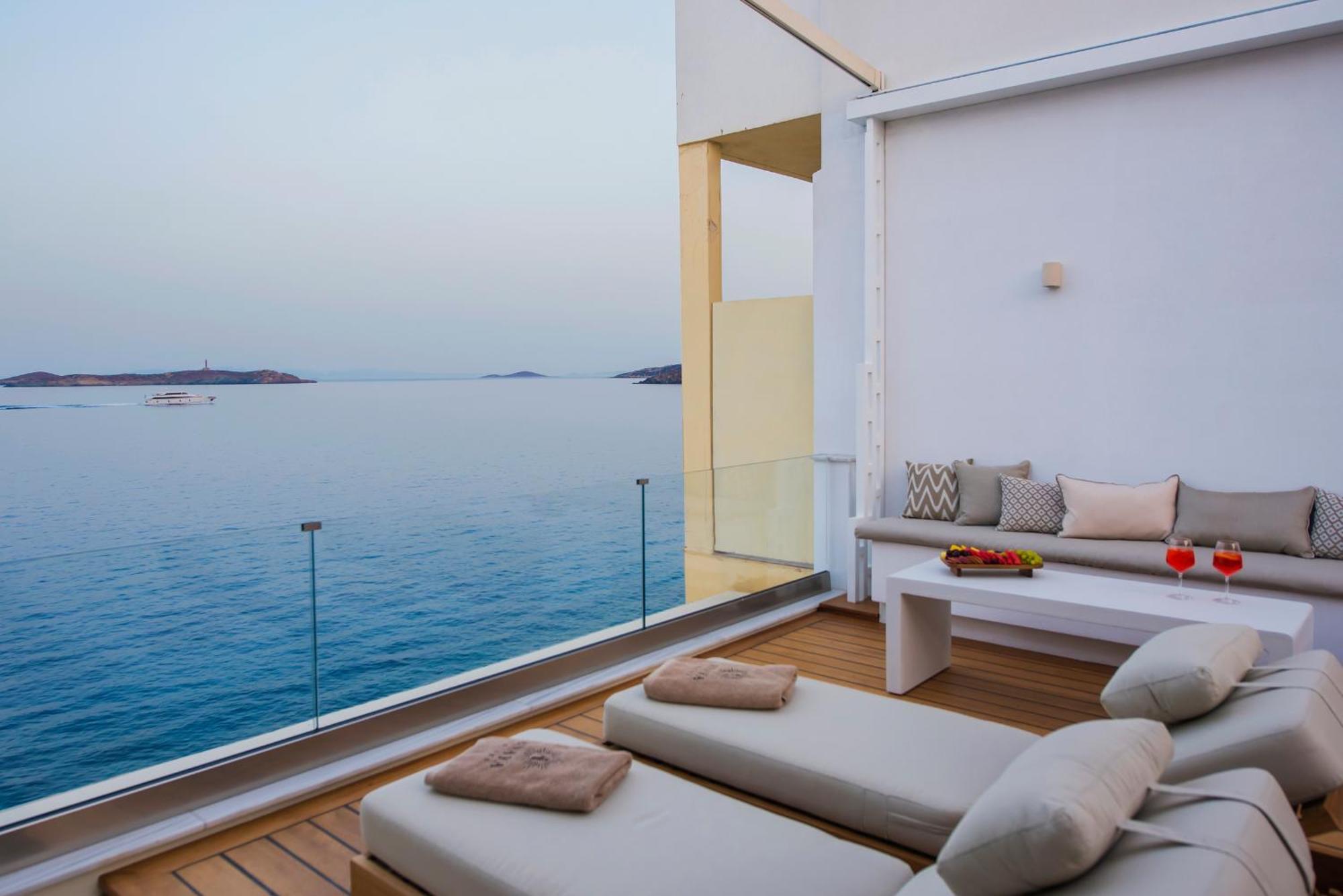Anaya Suites Ermoupoli Ngoại thất bức ảnh