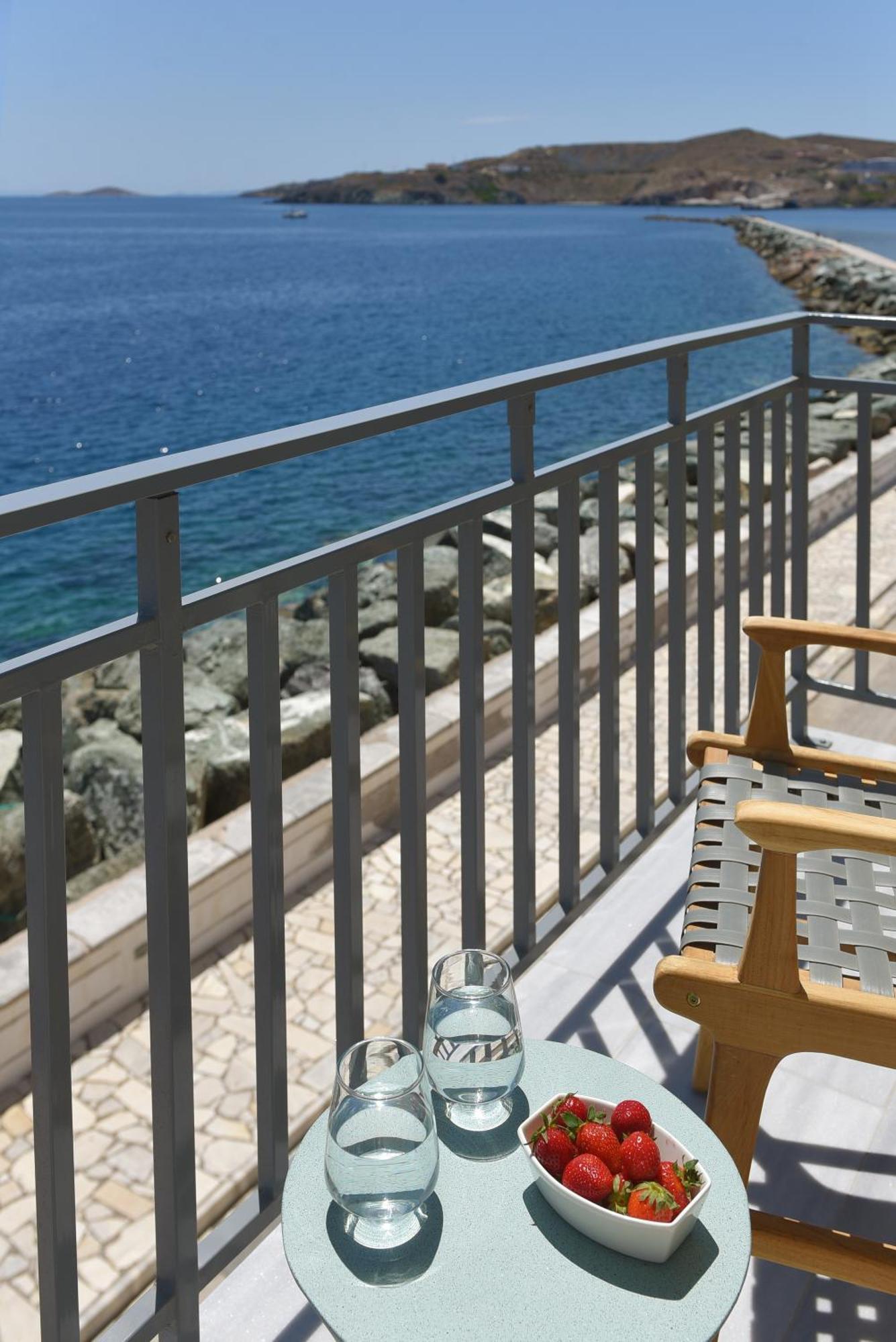 Anaya Suites Ermoupoli Ngoại thất bức ảnh